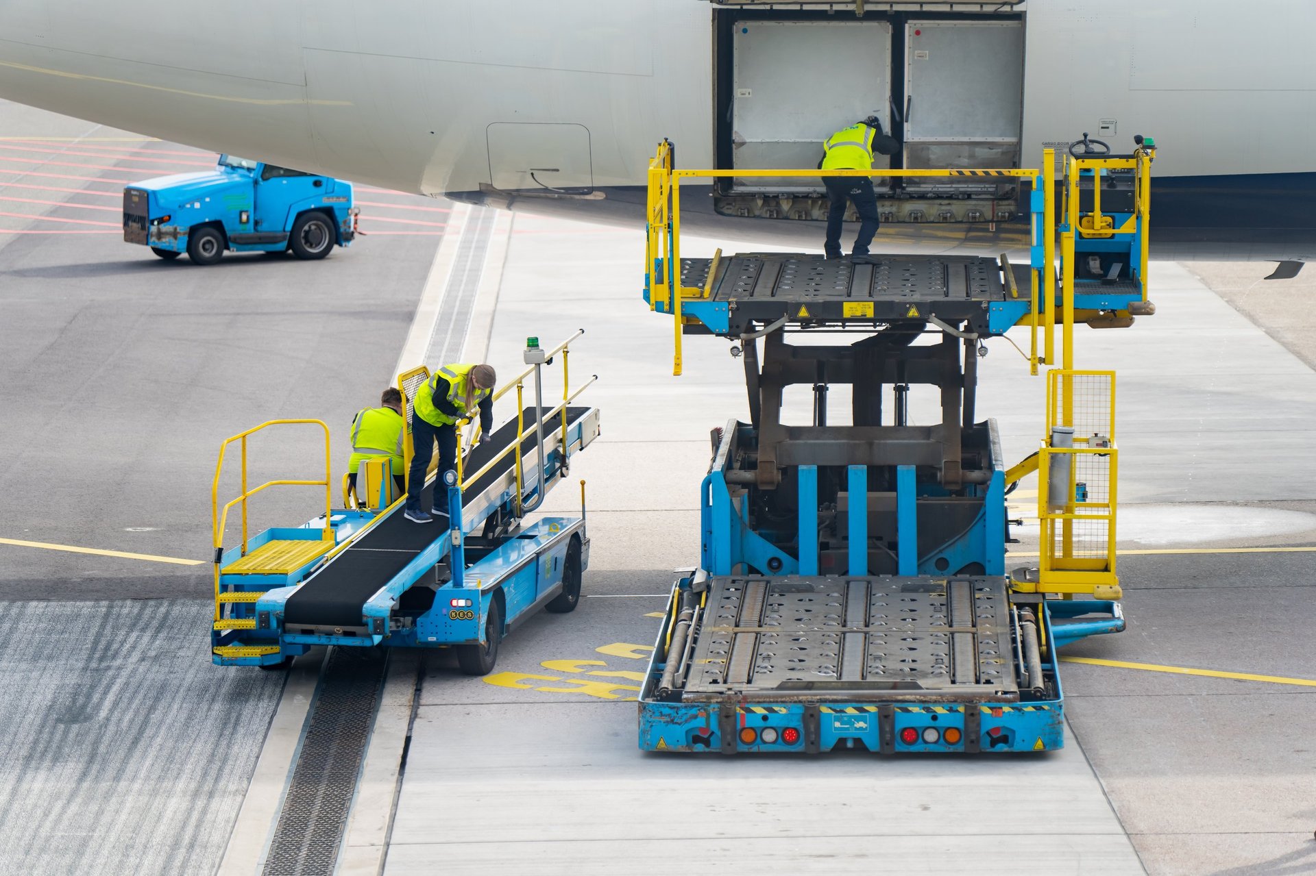 Airside cargo operations at airport